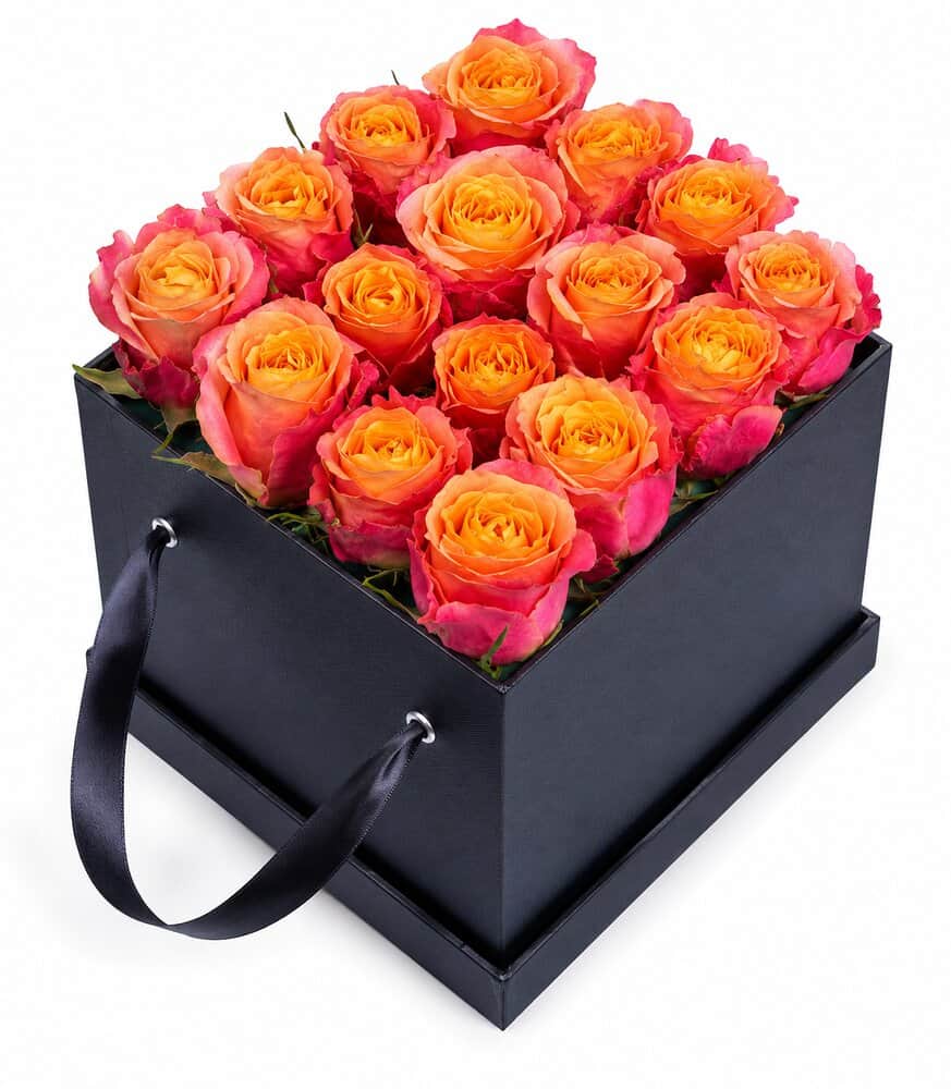 Blumenstrauß Mila – Flowerbox in dunkelblauer Box – frisch vom Münchner Floristen