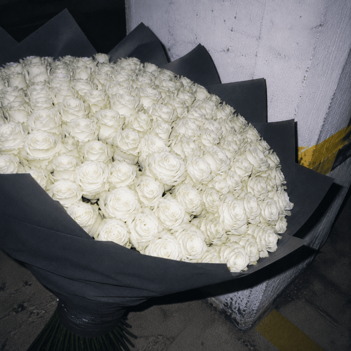 Großer weißer Rosenstrauß aus München - 100 weiße Rosen
